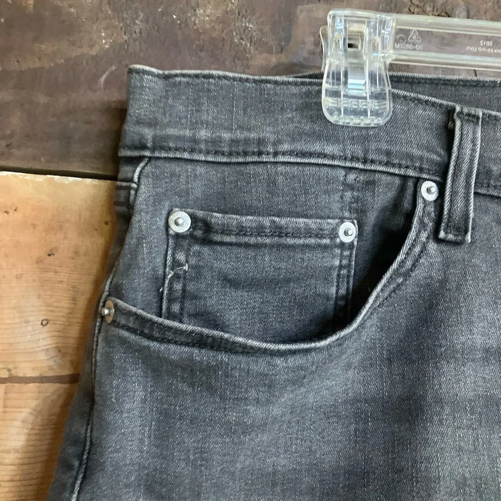 Levi's Black Jean Shorts Raw-Hem mid length shorts 34 - Picture 2 of 11